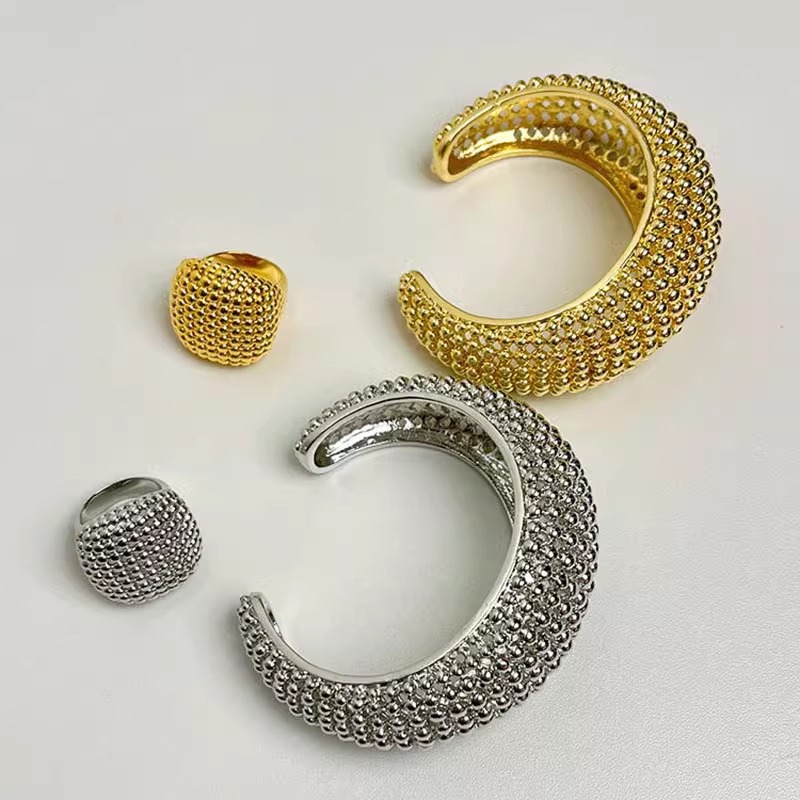 Minimalist Ring Stackable - طقم أساور وخواتم فاخرة بتصميم خرز