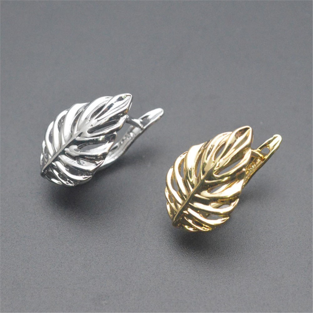 Hoop Earrings - 1/2 قطعة من مشابك الأقراط على